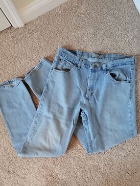 Wrangler Men's Light Blue Classic Straight Jeans